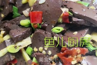 泡椒猪红──“鱼儿厨房”私房菜的做法