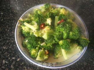 素炒西蓝花的做法