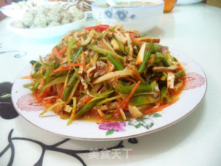 芹菜鱿鱼豆腐丝的做法