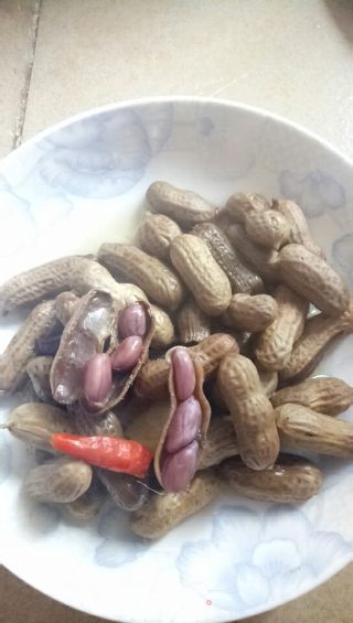 盐水煮花生的做法