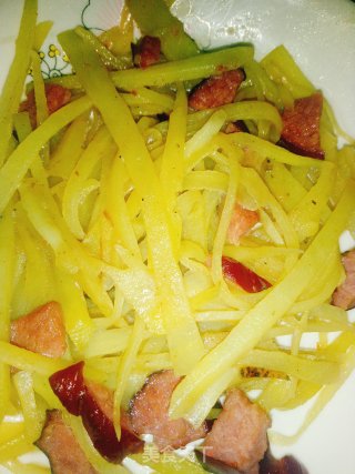 腊肉土豆丝的做法