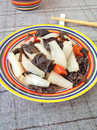 炒黑白菜的做法