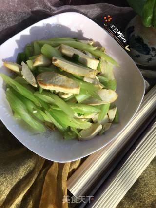 西芹豆干的做法