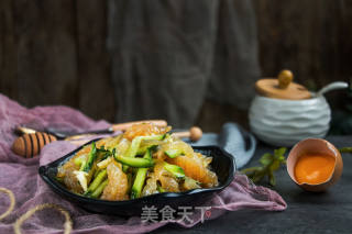 每次大餐都一定会有凉拌海蜇的做法