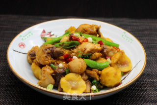 香辣无油栗子焖鸡腿的做法