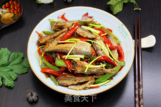 香辣河鱼干的做法