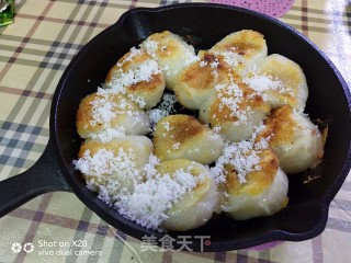 甜甜蜜蜜～煎粘豆包的做法