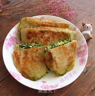 妈妈的味道——韭菜绿豆芽盒子的做法