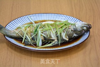 清蒸鲈鱼的做法