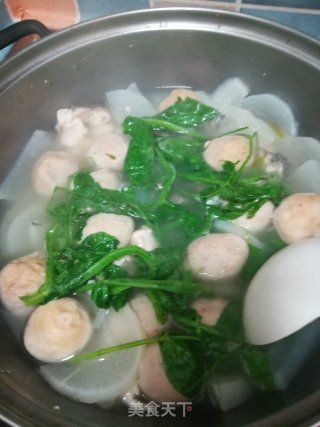白萝卜煲猪肉丸的做法