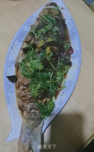 油泼大鲤鱼的做法