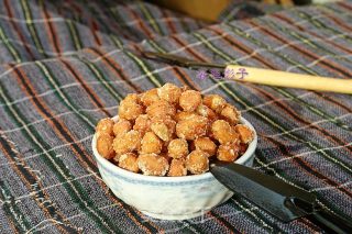 糖霜花生的做法