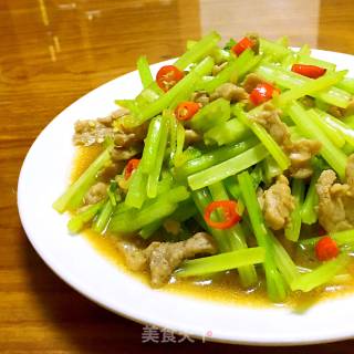 芹菜肉丝的做法