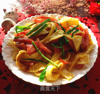 蒜苗炒蛋皮火腿的做法