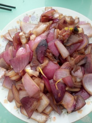 圆葱炒腊肉的做法
