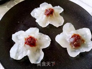 玫瑰酱梅花蒸饺的做法
