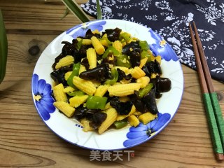 黑木耳炒玉米笋的做法