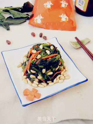 松仁菠菜的做法