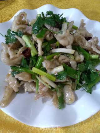 捞拌凤爪的做法