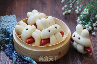 小兔子香肠馒头的做法