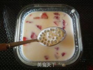 草莓西米露的做法