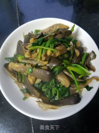平菇炒菠菜的做法