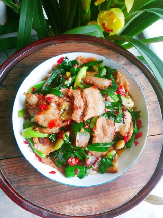 蒜苗走油肉的做法