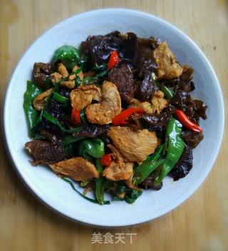 黑木耳炒瘦肉的做法