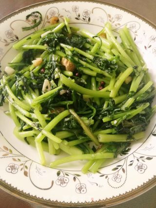 清炒茼蒿????的做法