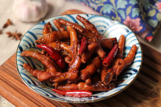 佐餐下酒菜【香卤鸡爪】的做法