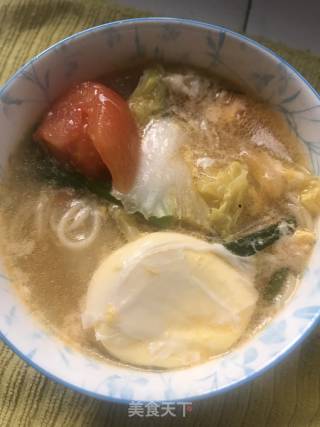 西红柿鸡蛋挂面汤的做法
