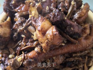 笋干炖鸡的做法