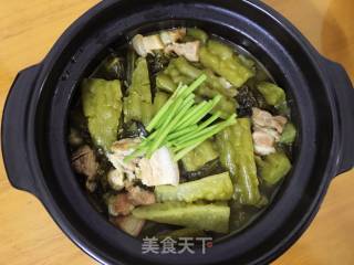 苦瓜酸菜腩肉煲的做法
