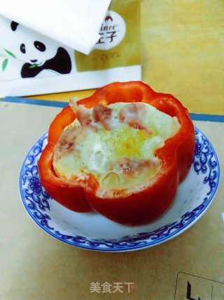 腊肠鸡蛋红椒盅的做法