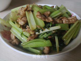 芹菜炒肉的做法
