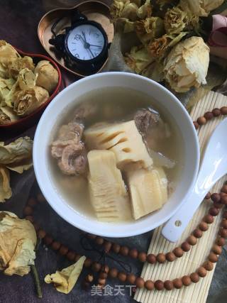 春笋排骨汤的做法