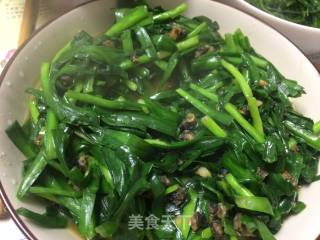 韭菜炒螺丝的做法