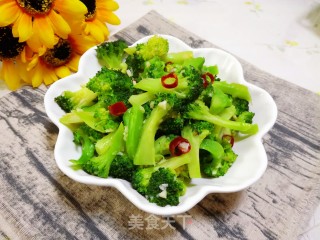 炝炒西兰花的做法