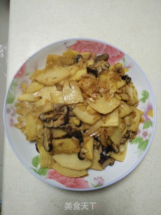 香菇虾米焖春笋的做法