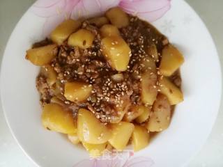 葱油黑椒肉末小土豆的做法