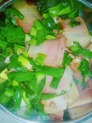 蒜苗炒腊肉的做法