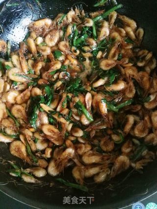 韭菜炒河虾的做法