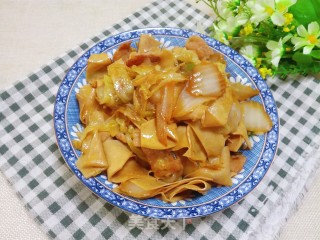 白菜片炒干豆腐的做法