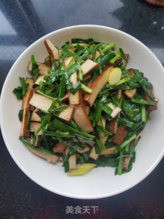 韭菜炒香干的做法