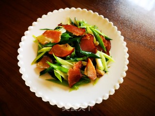 “腊肉炒青蒜”～不是一般的下饭的做法