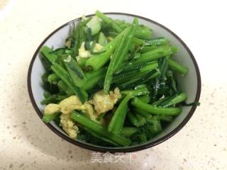 芹菜鸡蛋的做法