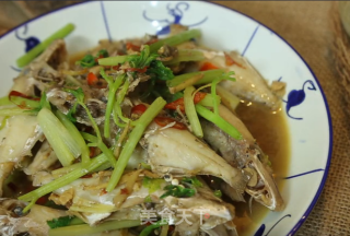 潮音潮人：豆酱剥皮鱼的做法