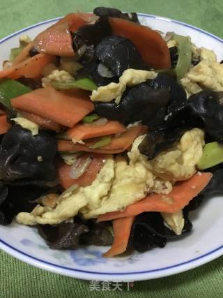 木耳炒鸡蛋的做法
