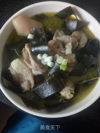 猪脚海带汤的做法