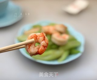 西芹炒虾仁的做法